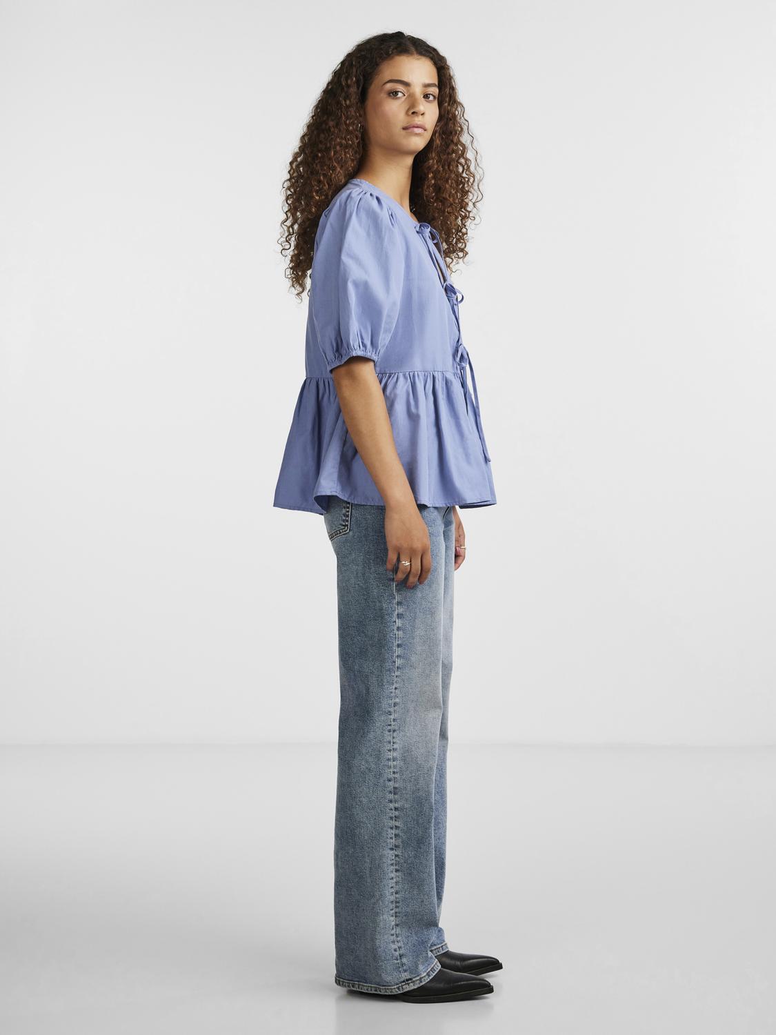 model_shot-front_full